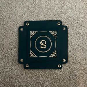 Elegant Green and Gold Wall Decor Plaque